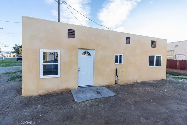 $320,000 | 107 Walnut Street, Needles, CA 92363