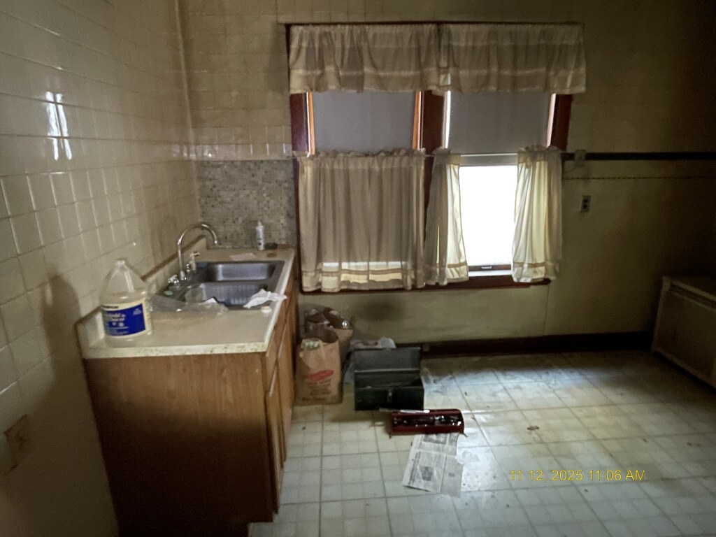 8148 South Brandon Avenue Chicago, IL 60617 - Photo 7 of 11