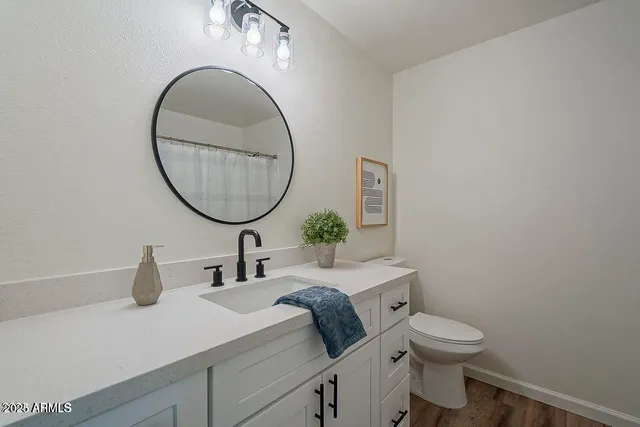 $359,900 | 4946 East Lake Point Circle, Phoenix, AZ 85044