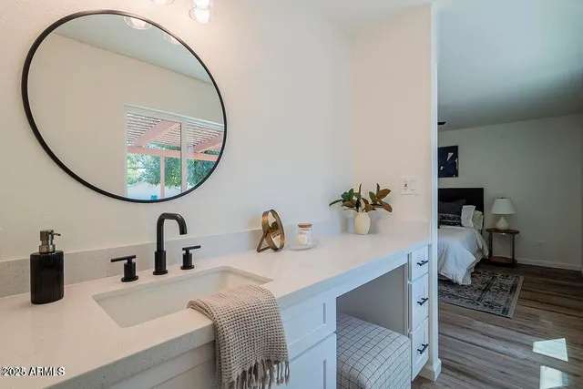 $359,900 | 4946 East Lake Point Circle, Phoenix, AZ 85044