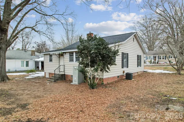 $180,000 | 209 West Round Street, Landis, NC 28088
