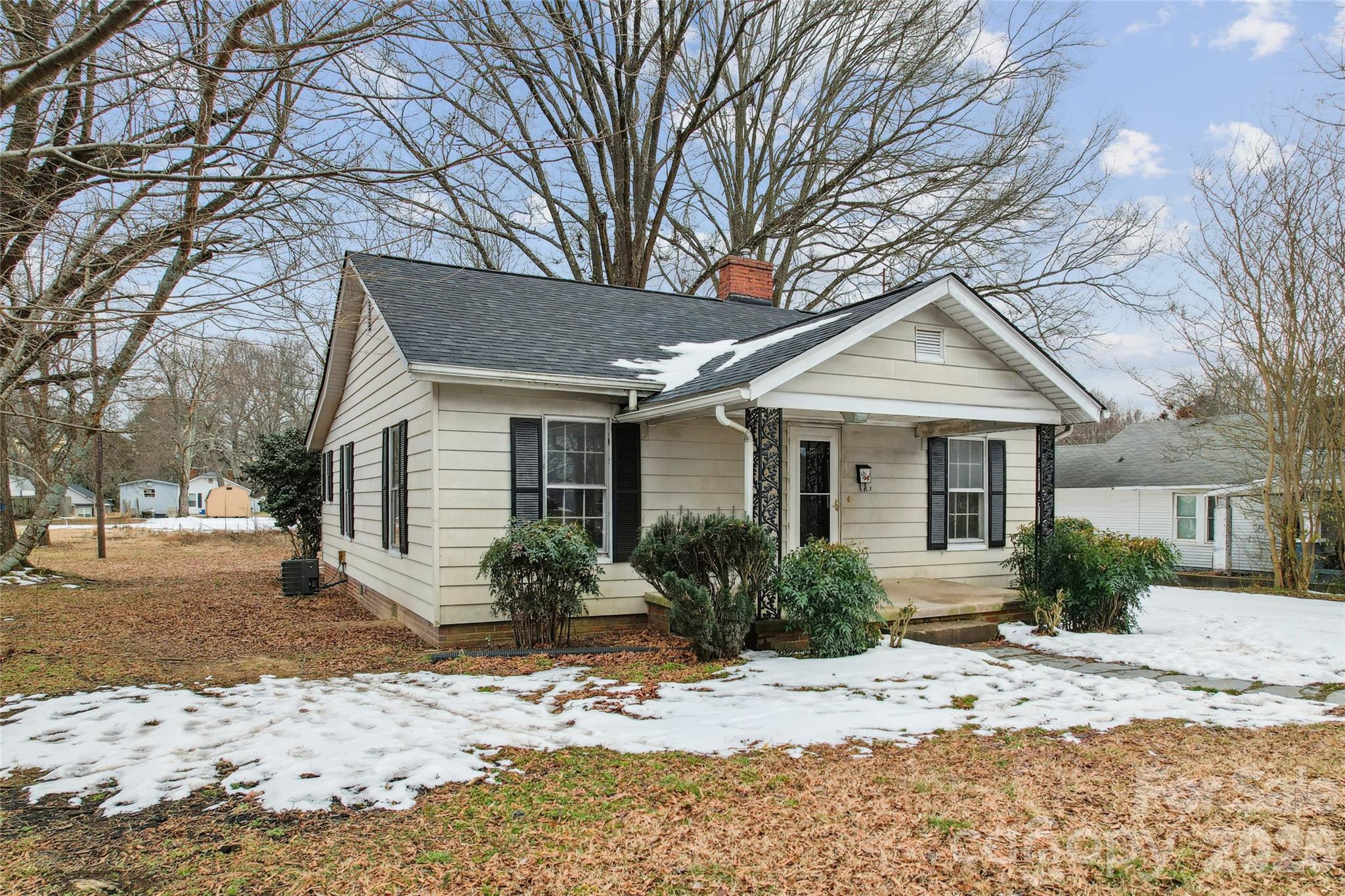 209 West Round Street Landis, NC 28088 - Photo 2 of 22