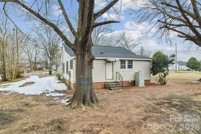 $180,000 | 209 West Round Street, Landis, NC 28088