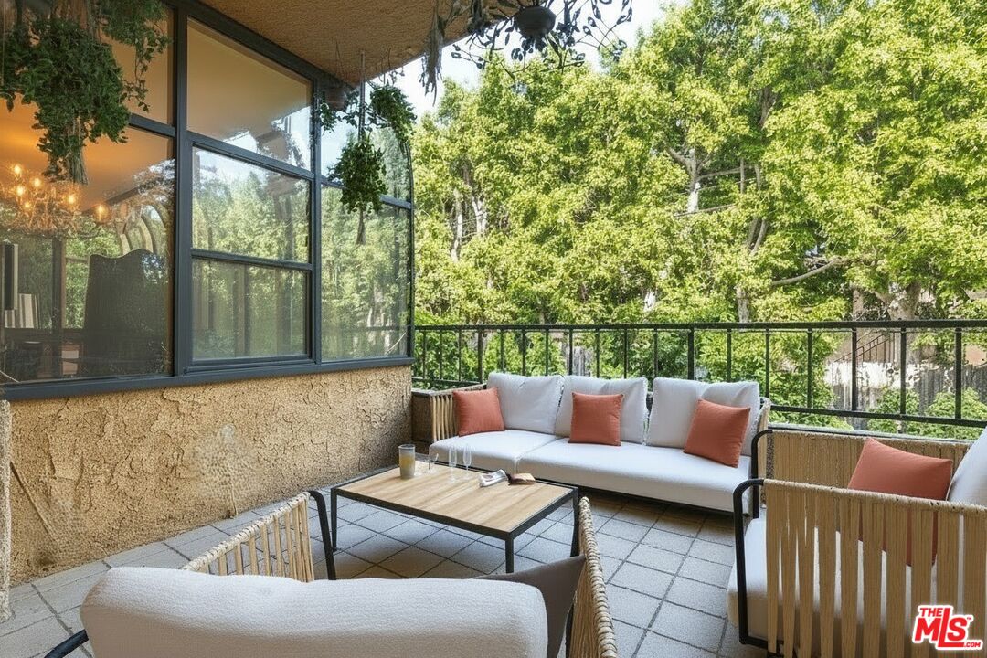 1124 North Kings Road, Unit 102 West Hollywood, CA 90069 - Photo 19 of 26 a view of sitting area with furniture
