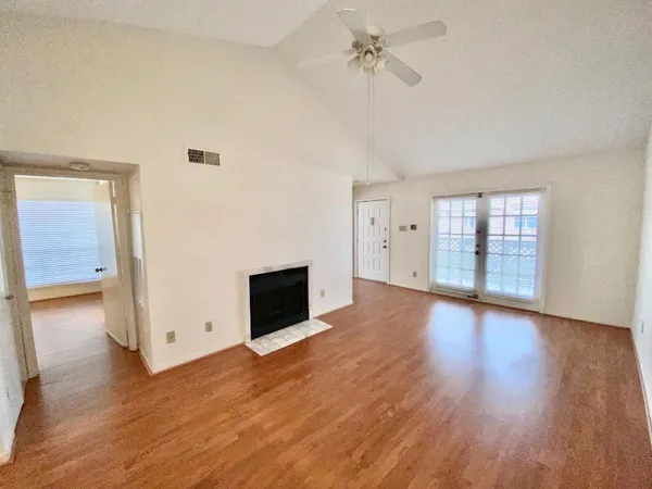 $1,275 | 2121 El Paseo Street, Unit 1604, Houston, TX 77054