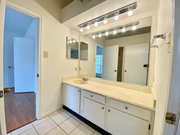 $1,275 | 2121 El Paseo Street, Unit 1604, Houston, TX 77054