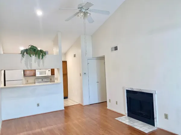 $1,275 | 2121 El Paseo Street, Unit 1604, Houston, TX 77054