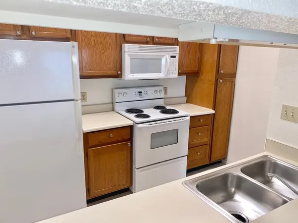 $1,275 | 2121 El Paseo Street, Unit 1604, Houston, TX 77054