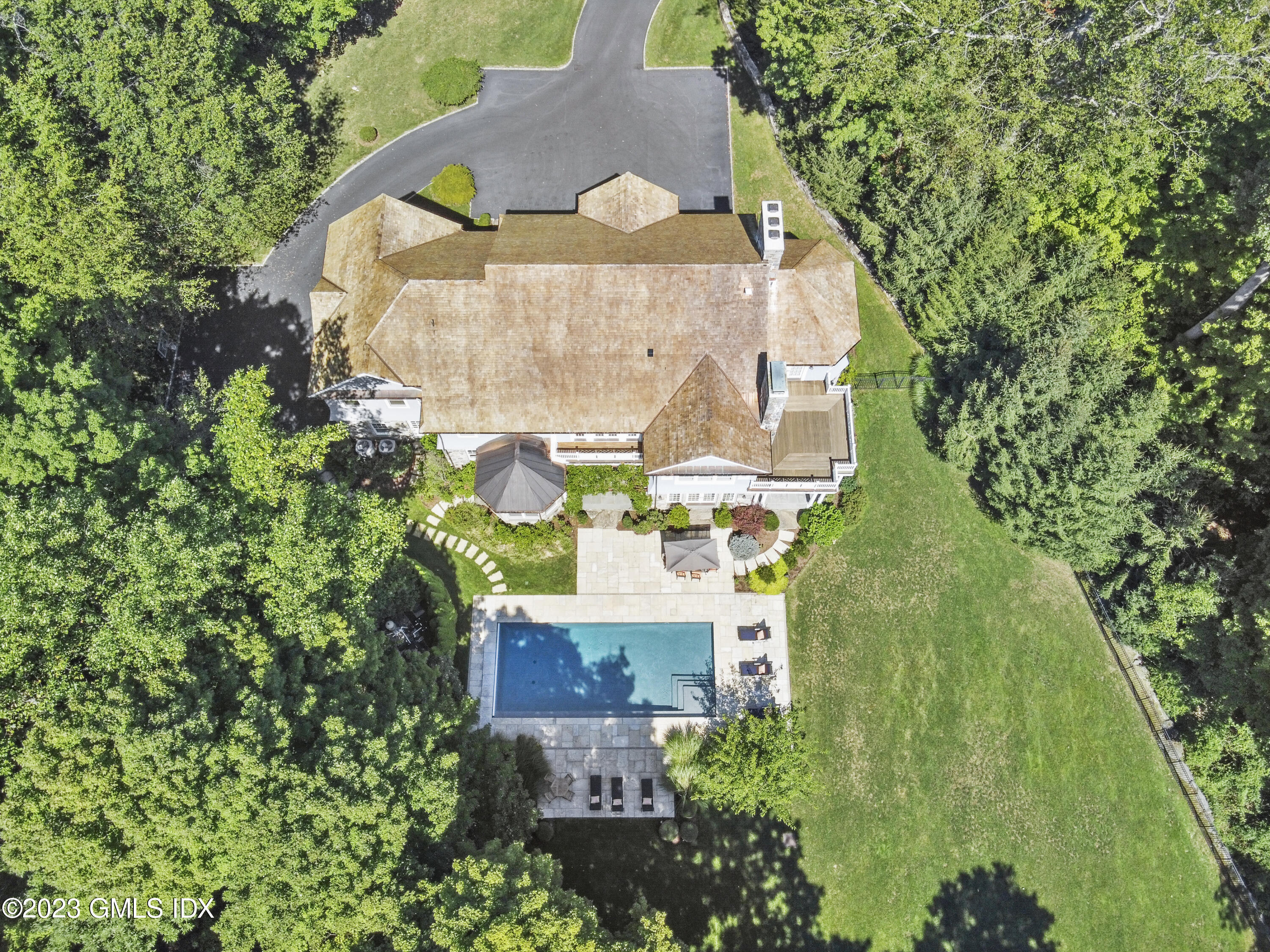 39 Boulder Brook Road Greenwich, CT 06830 - Photo 37 of 55 an aerial view of a house
