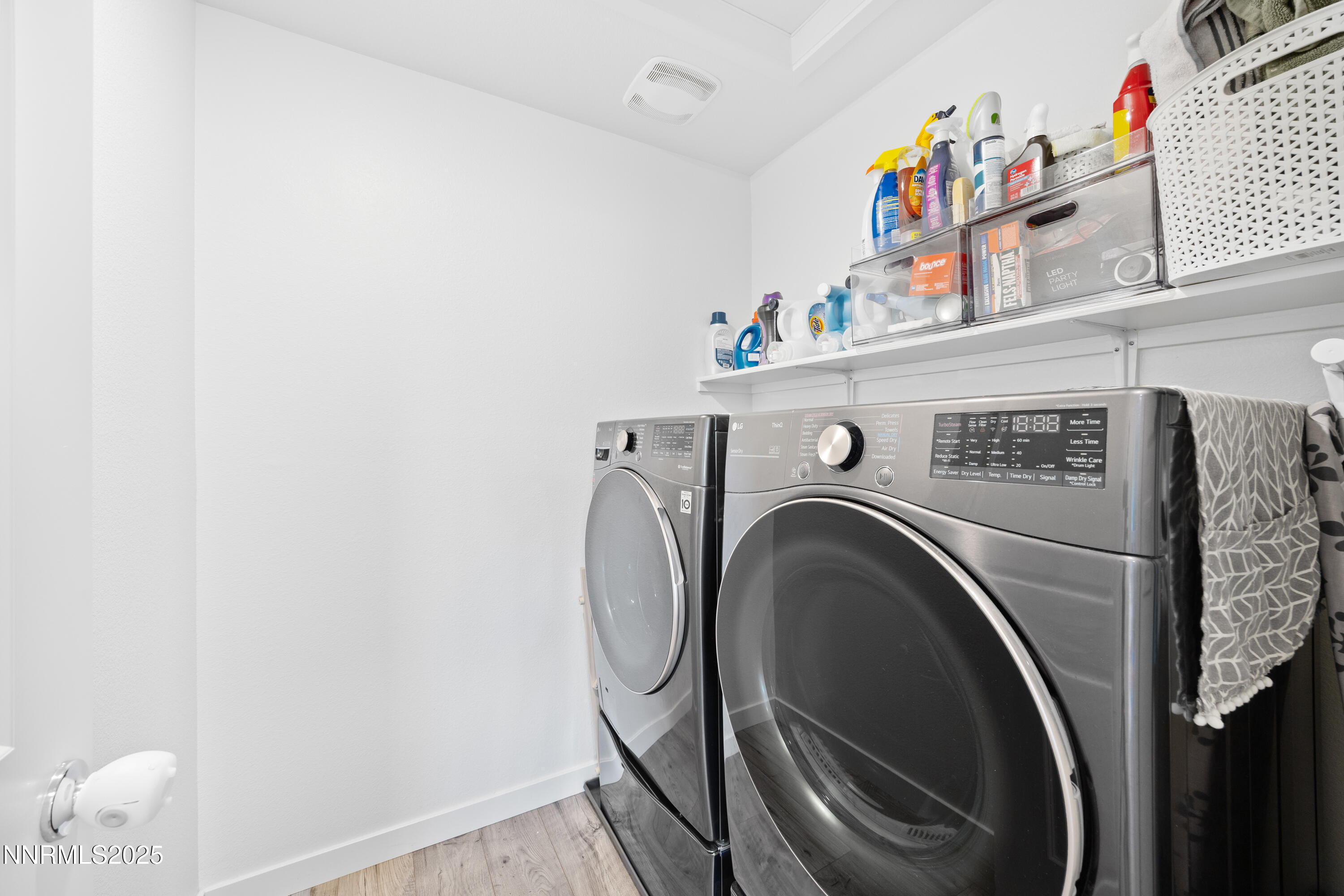 1383 Old Barn Road Sparks, NV 89436 - Photo 37 of 44 a utility room with dryer and washer