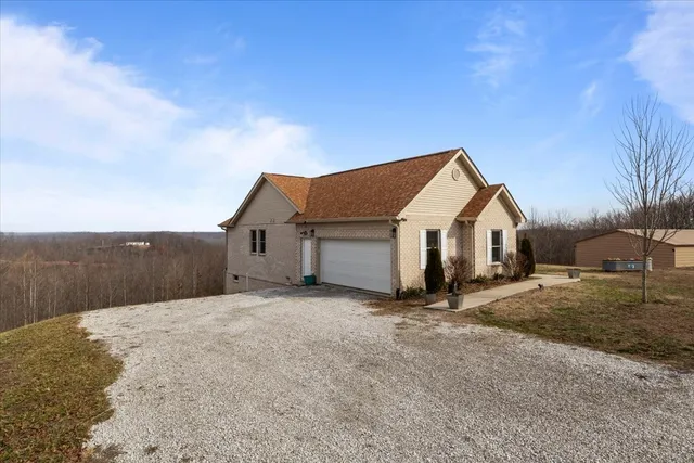 $549,900 | 2440 Richland Harbor Road, Waverly, TN 37185