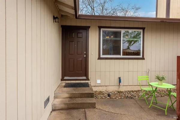 $430,000 | 724 Agnew Place, Santa Rosa, CA 95401