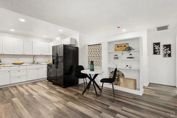 $430,000 | 724 Agnew Place, Santa Rosa, CA 95401