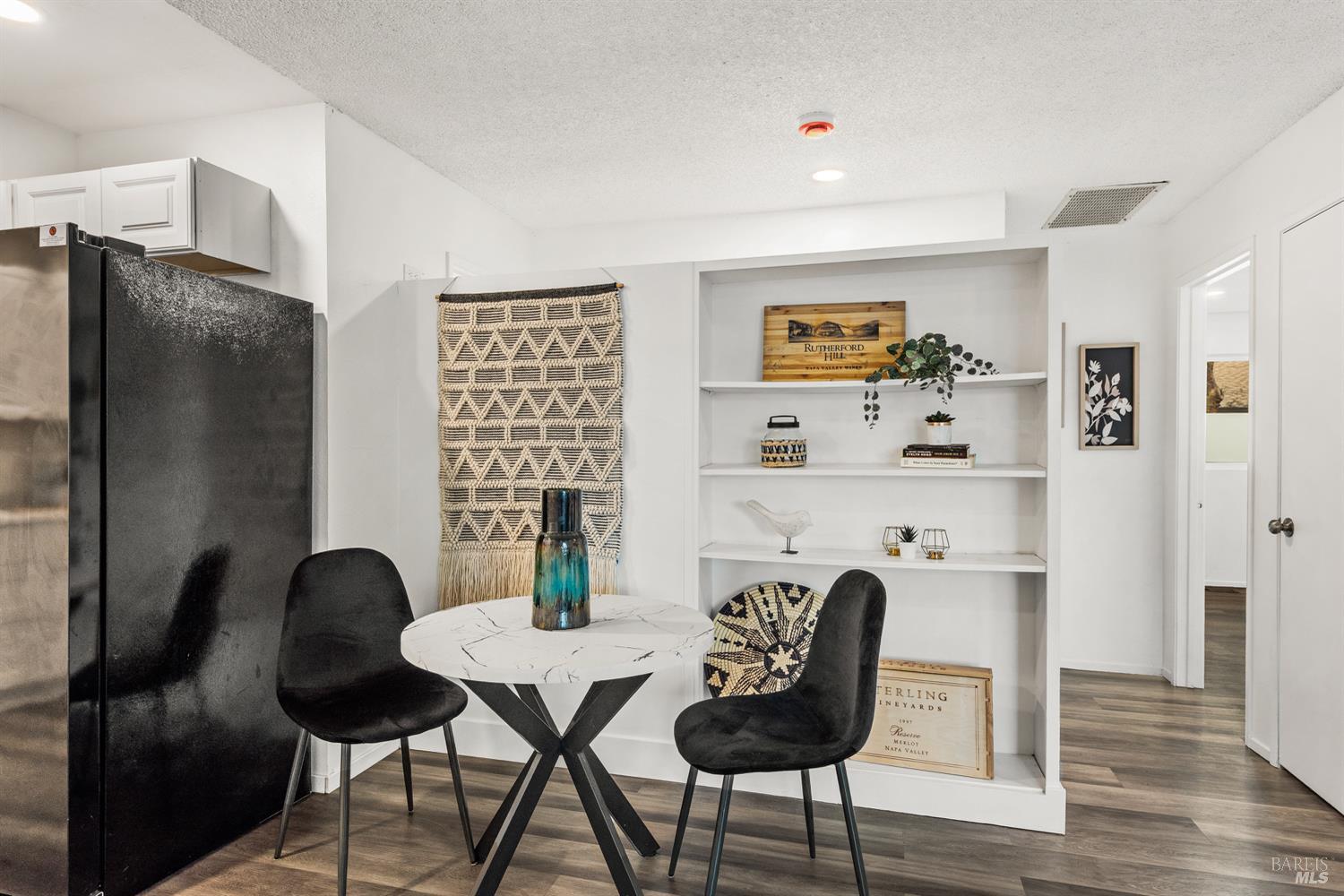 724 Agnew Place Santa Rosa, CA 95401 - Photo 8 of 28