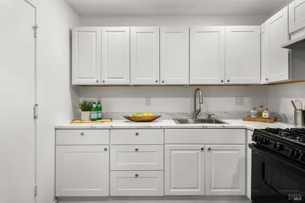 $430,000 | 724 Agnew Place, Santa Rosa, CA 95401