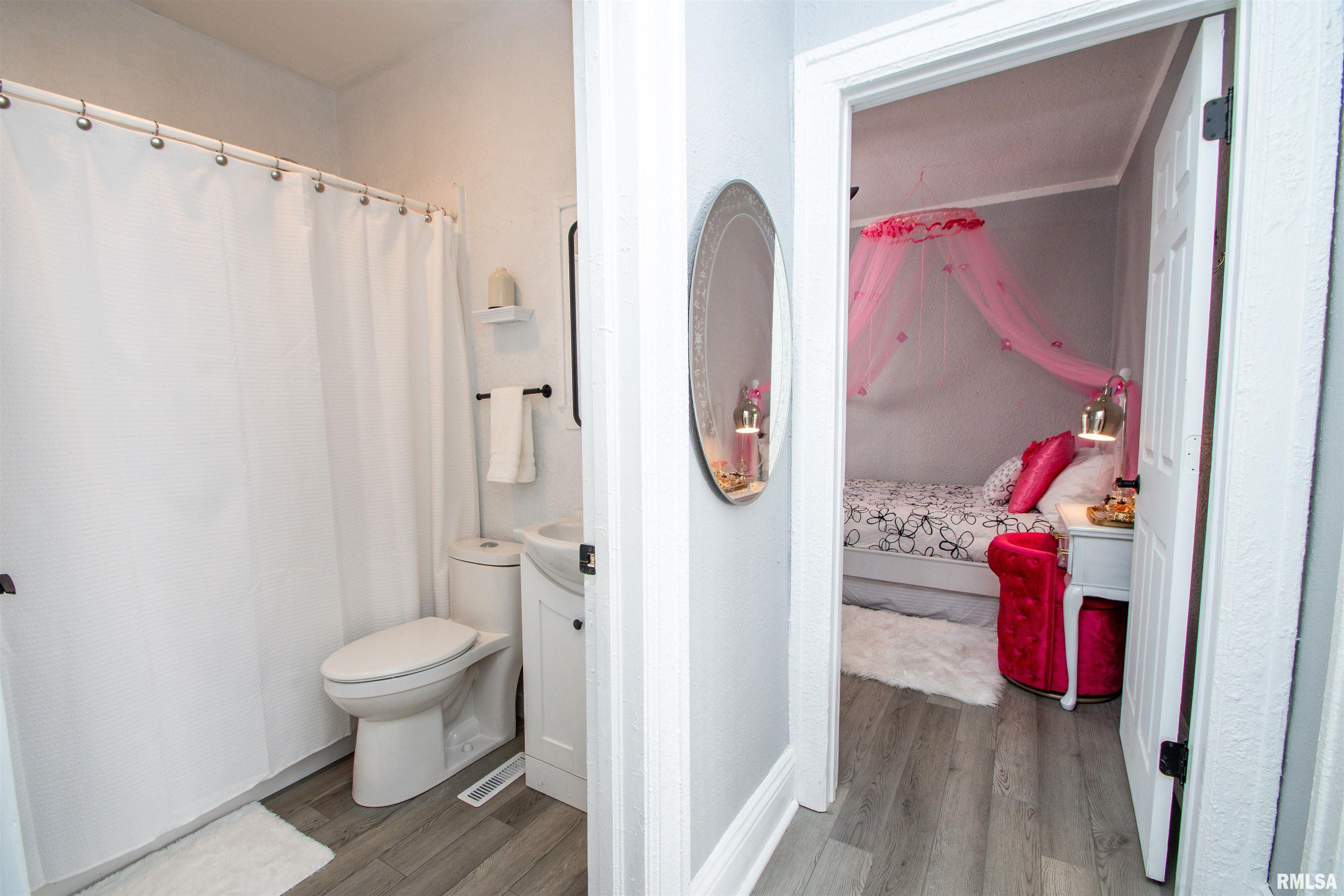 1942 North Sheridan Road Peoria, IL 61604 - Photo 16 of 44