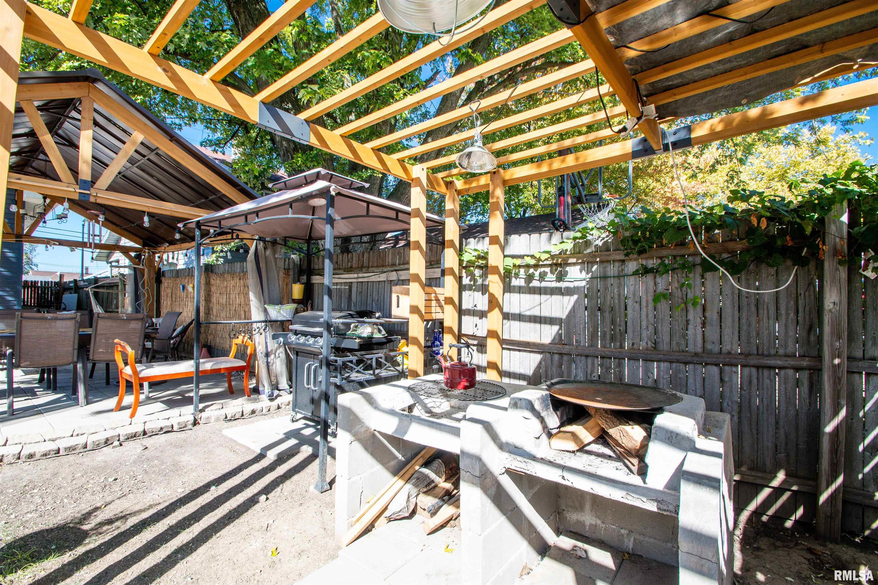 1942 North Sheridan Road Peoria, IL 61604 - Photo 20 of 44