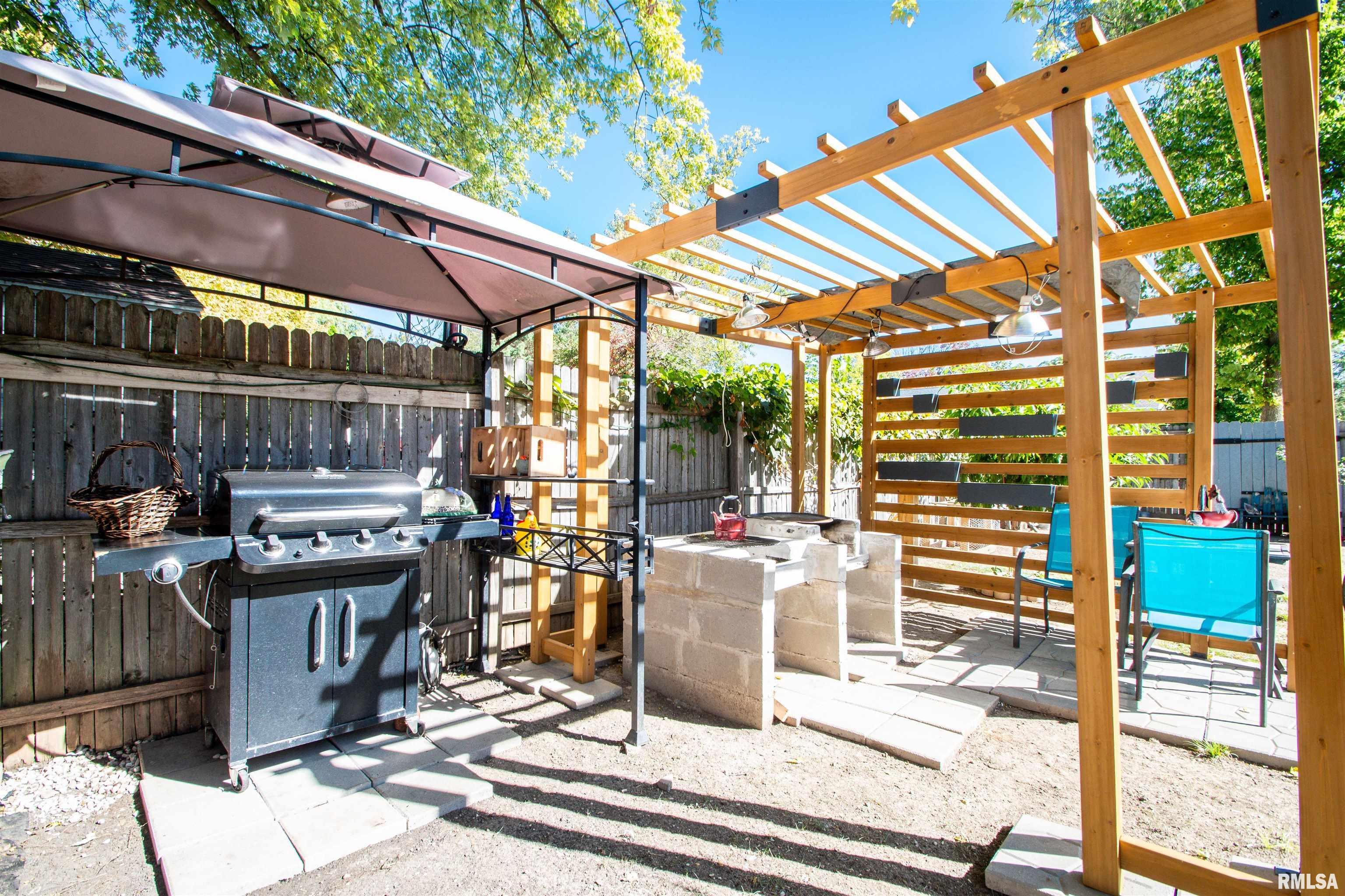 1942 North Sheridan Road Peoria, IL 61604 - Photo 21 of 44