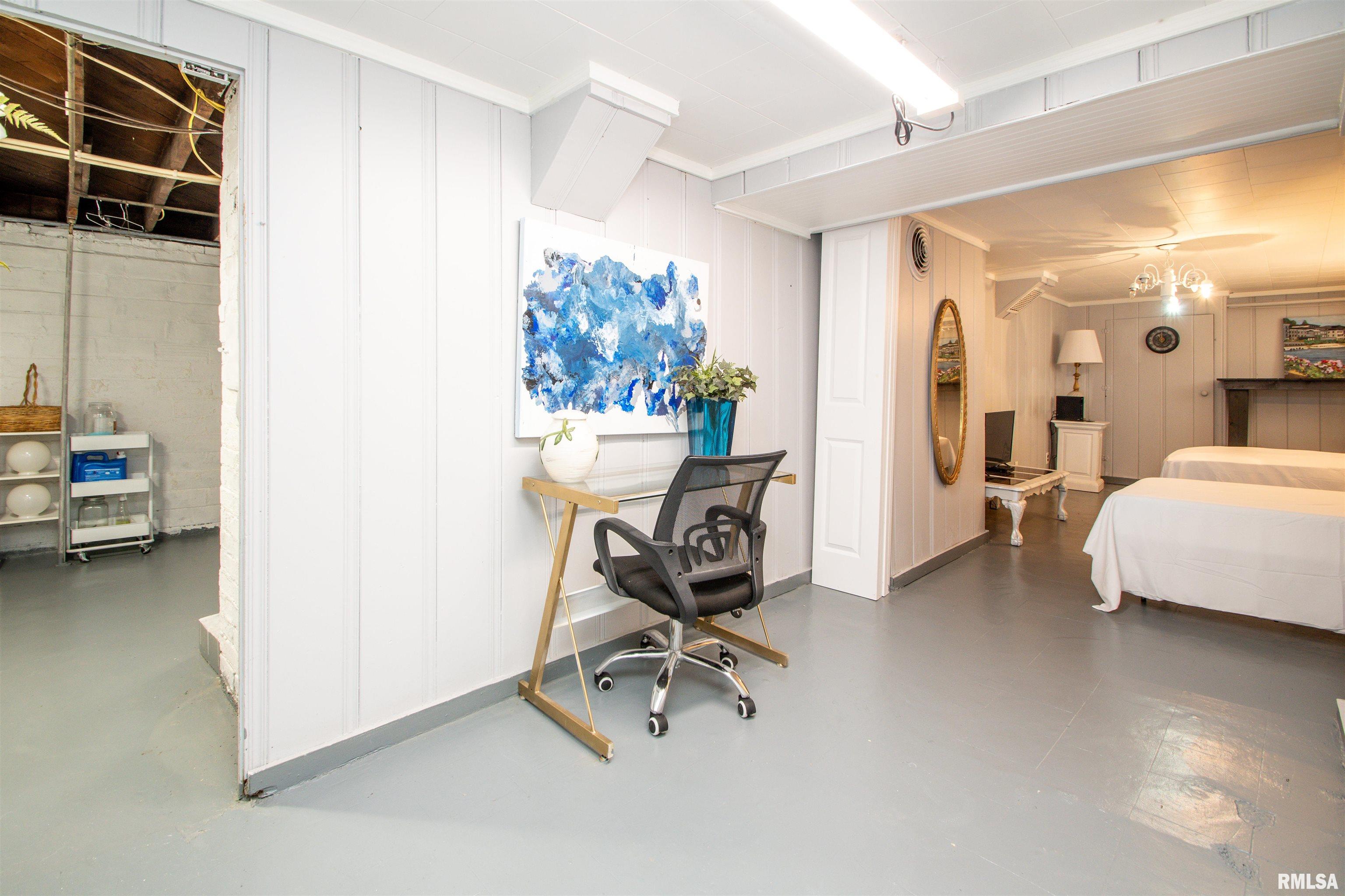 1942 North Sheridan Road Peoria, IL 61604 - Photo 25 of 44