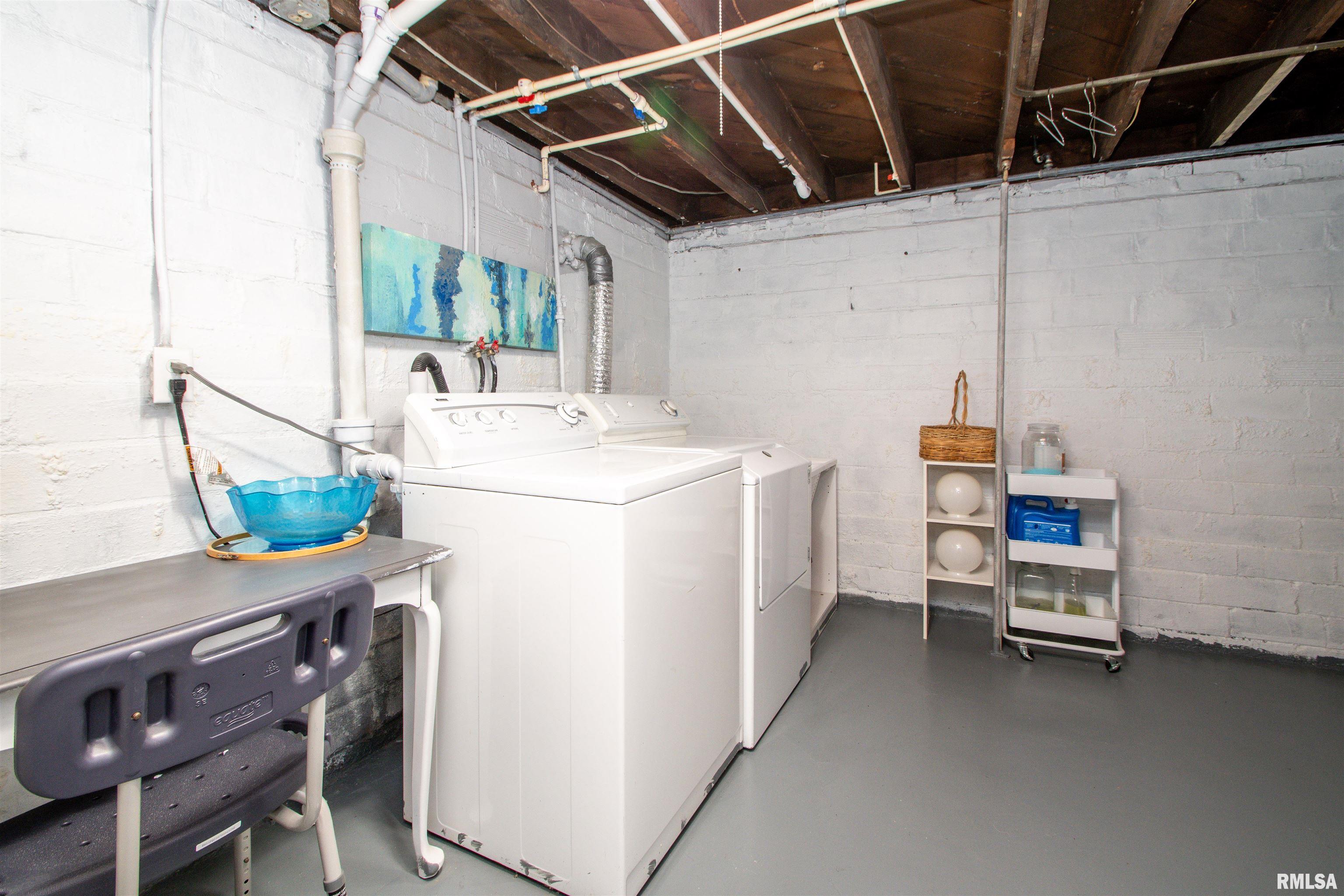 1942 North Sheridan Road Peoria, IL 61604 - Photo 32 of 44