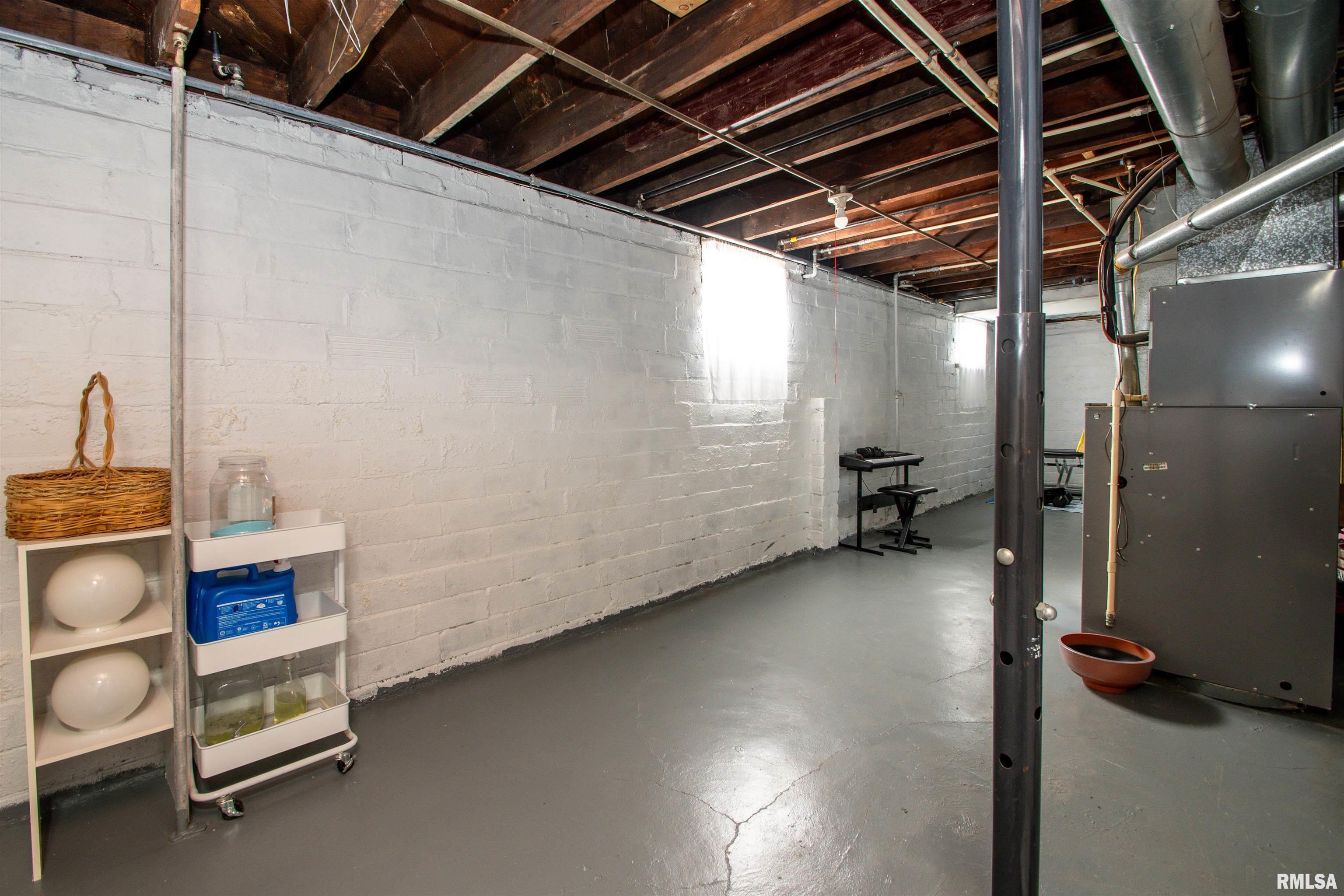 1942 North Sheridan Road Peoria, IL 61604 - Photo 34 of 44