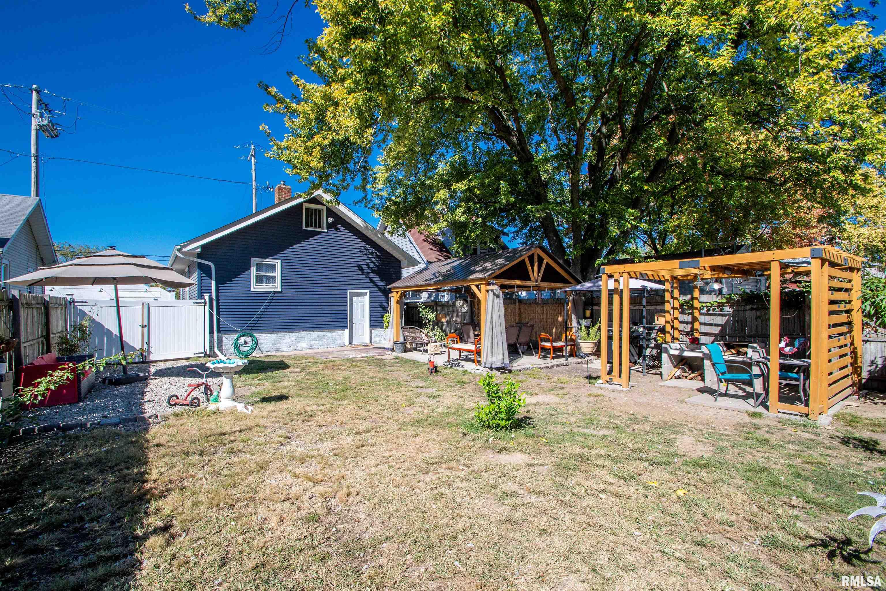 1942 North Sheridan Road Peoria, IL 61604 - Photo 36 of 44