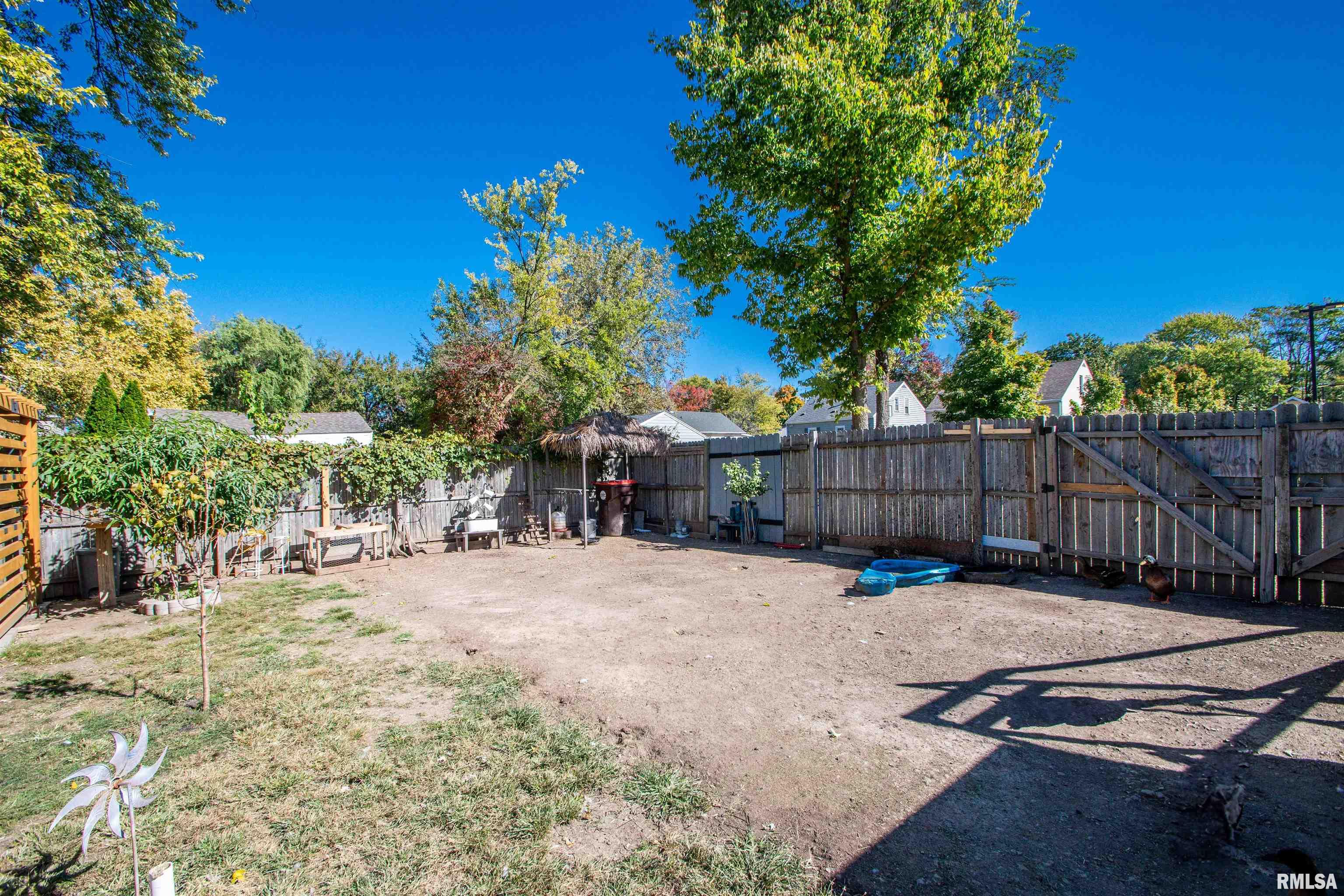 1942 North Sheridan Road Peoria, IL 61604 - Photo 37 of 44