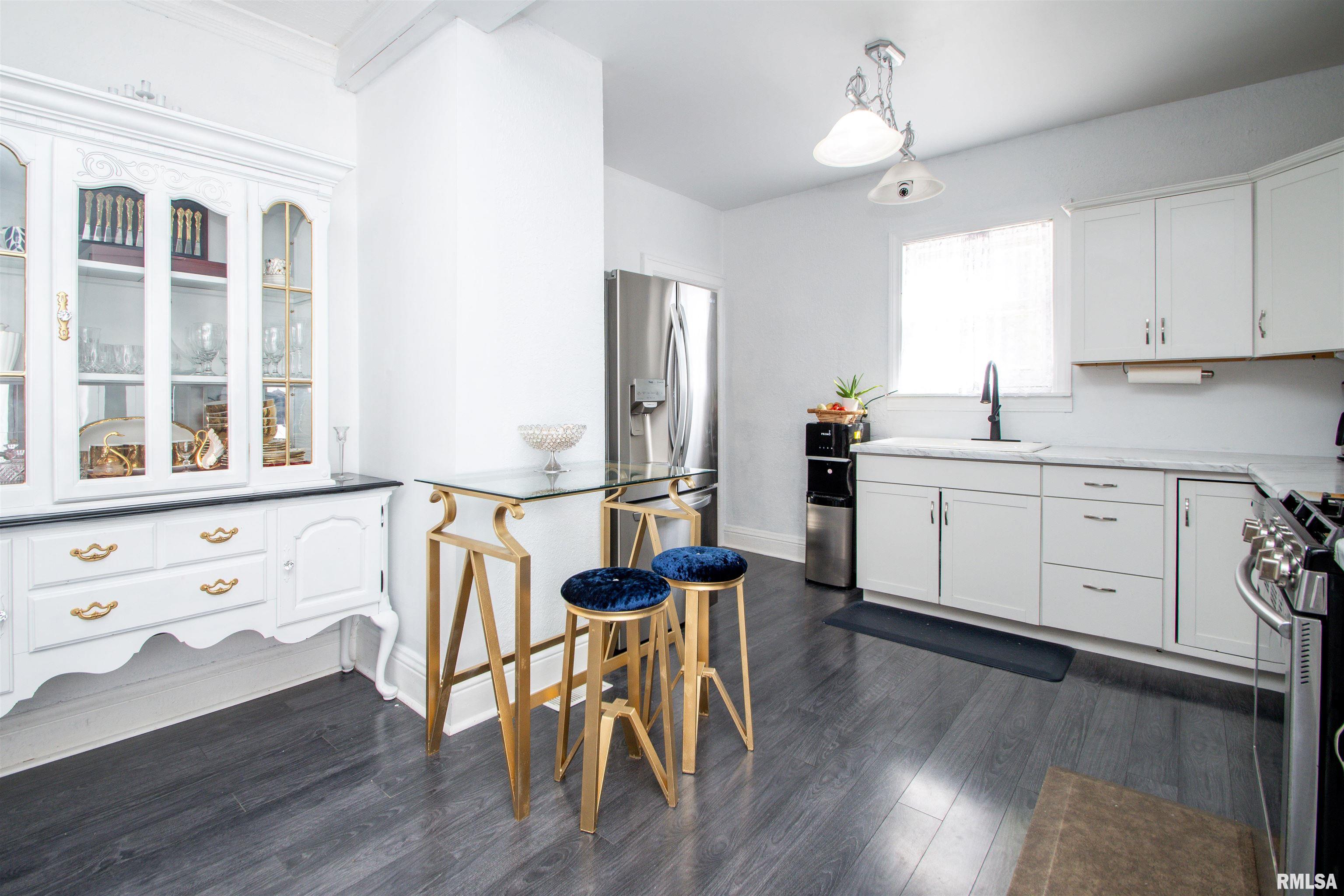 1942 North Sheridan Road Peoria, IL 61604 - Photo 8 of 44