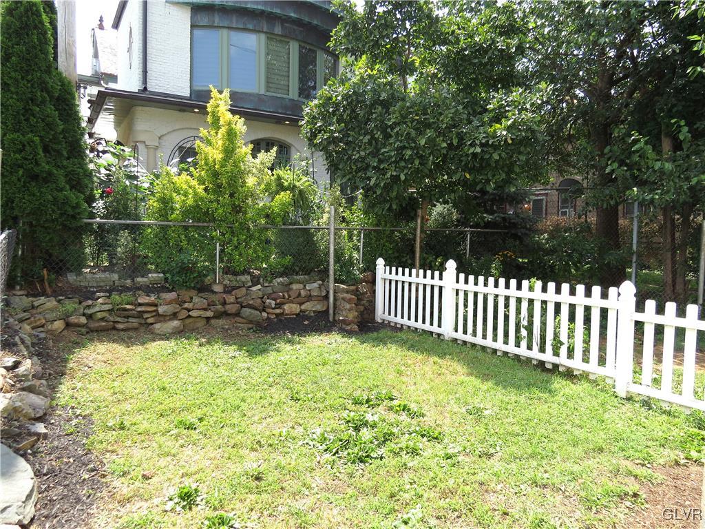 321 West Raspberry Street Bethlehem, PA 18018 - Photo 3 of 18 Gallery Image 3