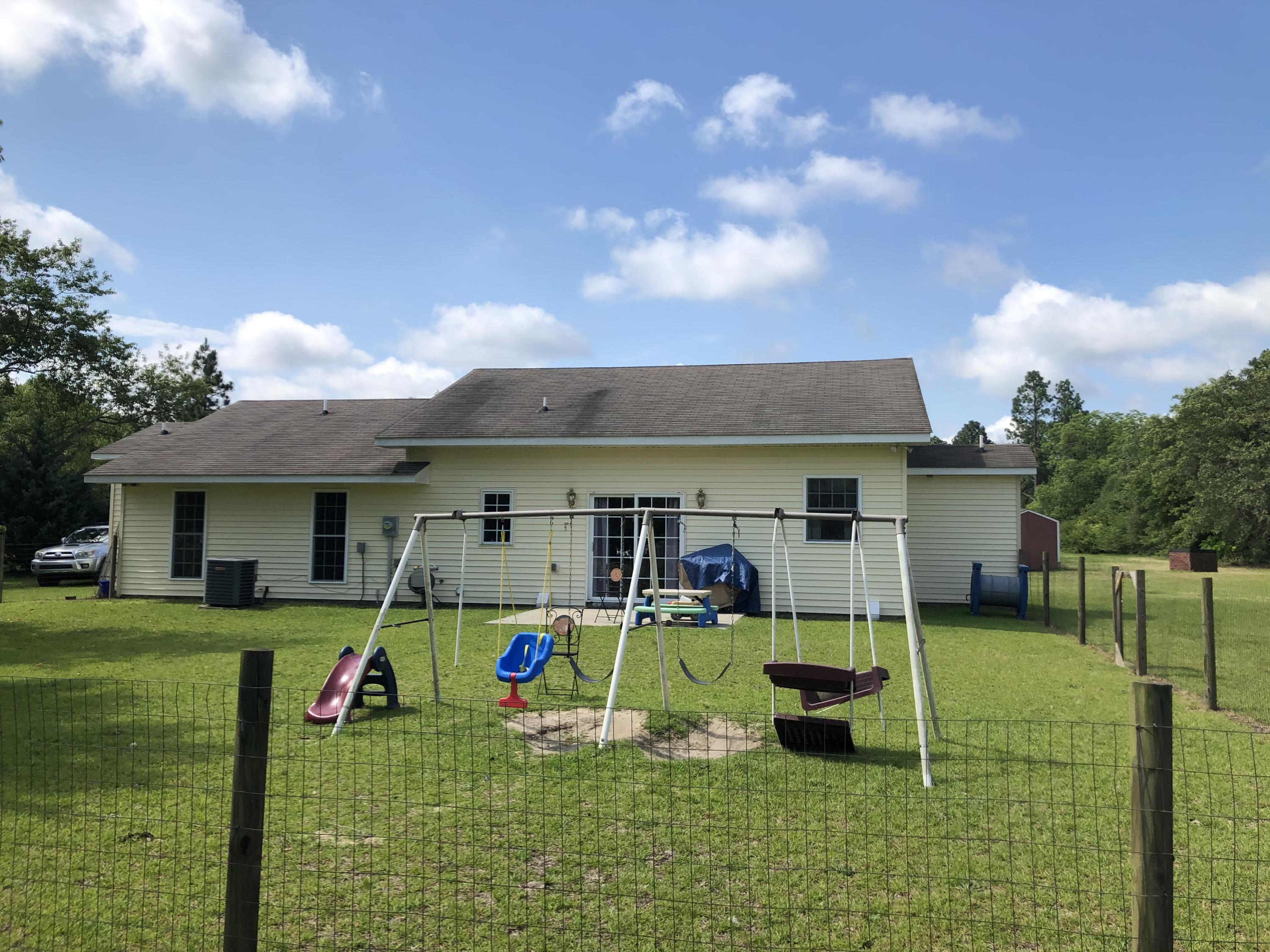2764 Roseland Road Aberdeen, NC 28315 - Photo 4 of 17 F7A799FA-D535-4A2B-9E03-0649CCD8325D