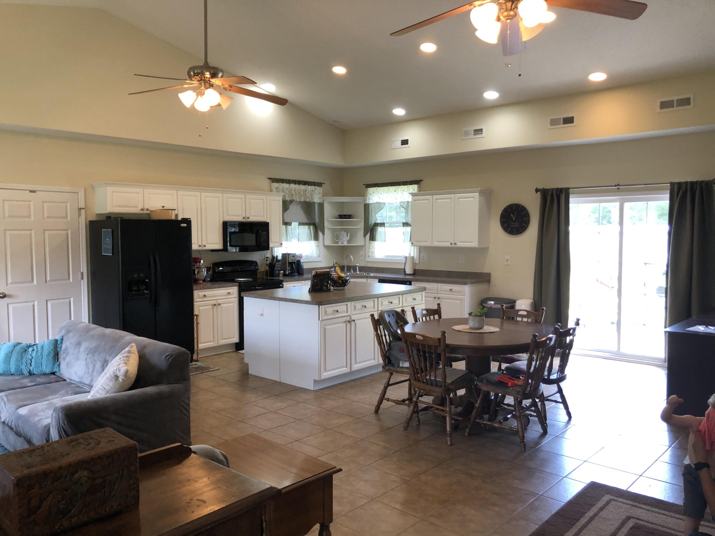 2764 Roseland Road Aberdeen, NC 28315 - Photo 8 of 17 20D0491E-963C-44B3-AACA-FFCC95224B76