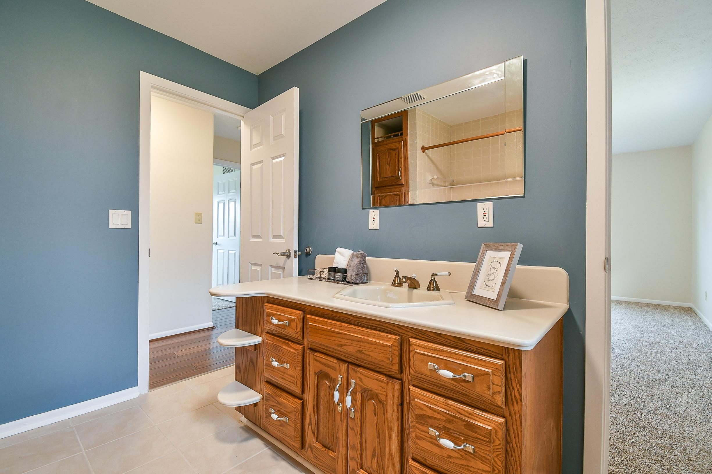 200 Diley Road Pickerington, OH 43147 - Photo 22 of 49 Bathroom 1