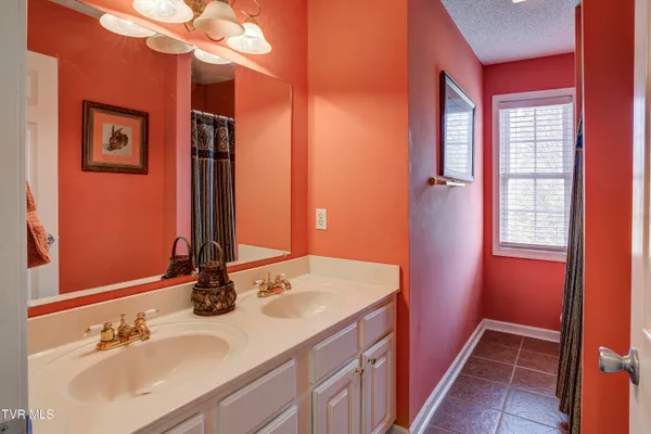 $599,999 | 1188 White Top Road, Bluff City, TN 37618