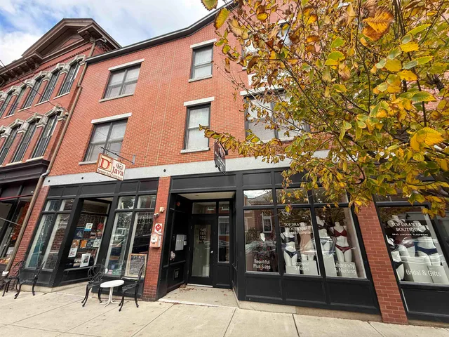 $3,950 | 153 Water Street, Exeter, NH 03833