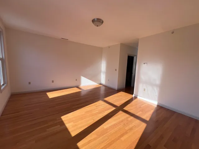 $3,950 | 153 Water Street, Exeter, NH 03833