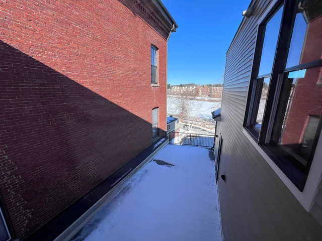 $3,950 | 153 Water Street, Exeter, NH 03833