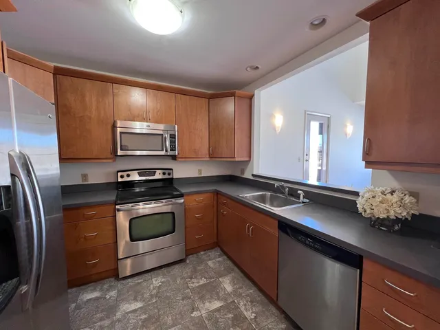 $3,950 | 153 Water Street, Exeter, NH 03833