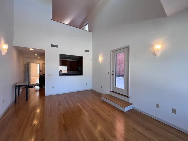 $3,950 | 153 Water Street, Exeter, NH 03833