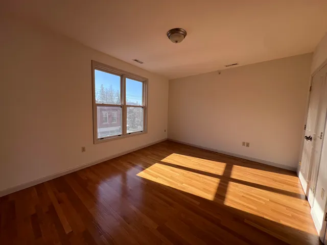 $3,950 | 153 Water Street, Exeter, NH 03833