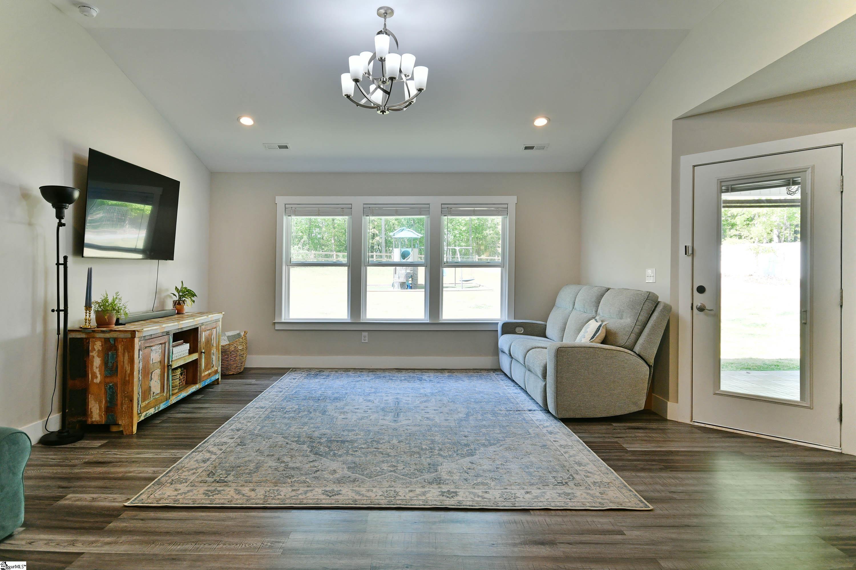 197 Falling Creek Road Spartanburg, SC 29301 - Photo 14 of 37