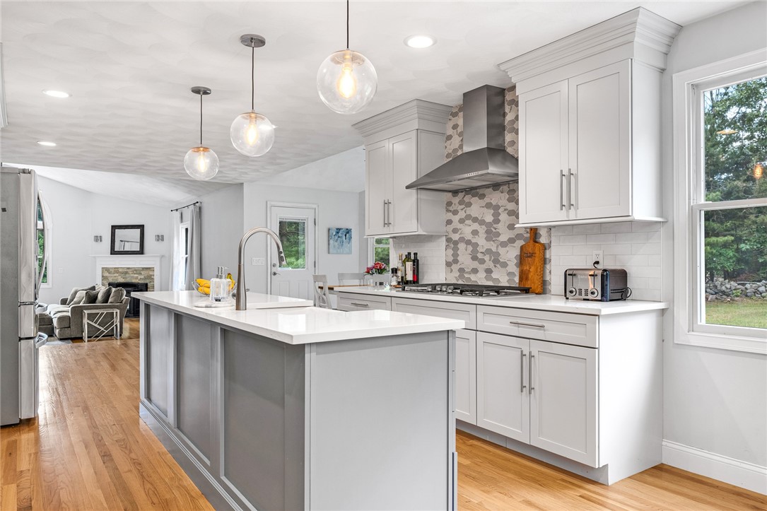34 Indian Rock Lane Scituate, RI 02831 - Photo 3 of 31