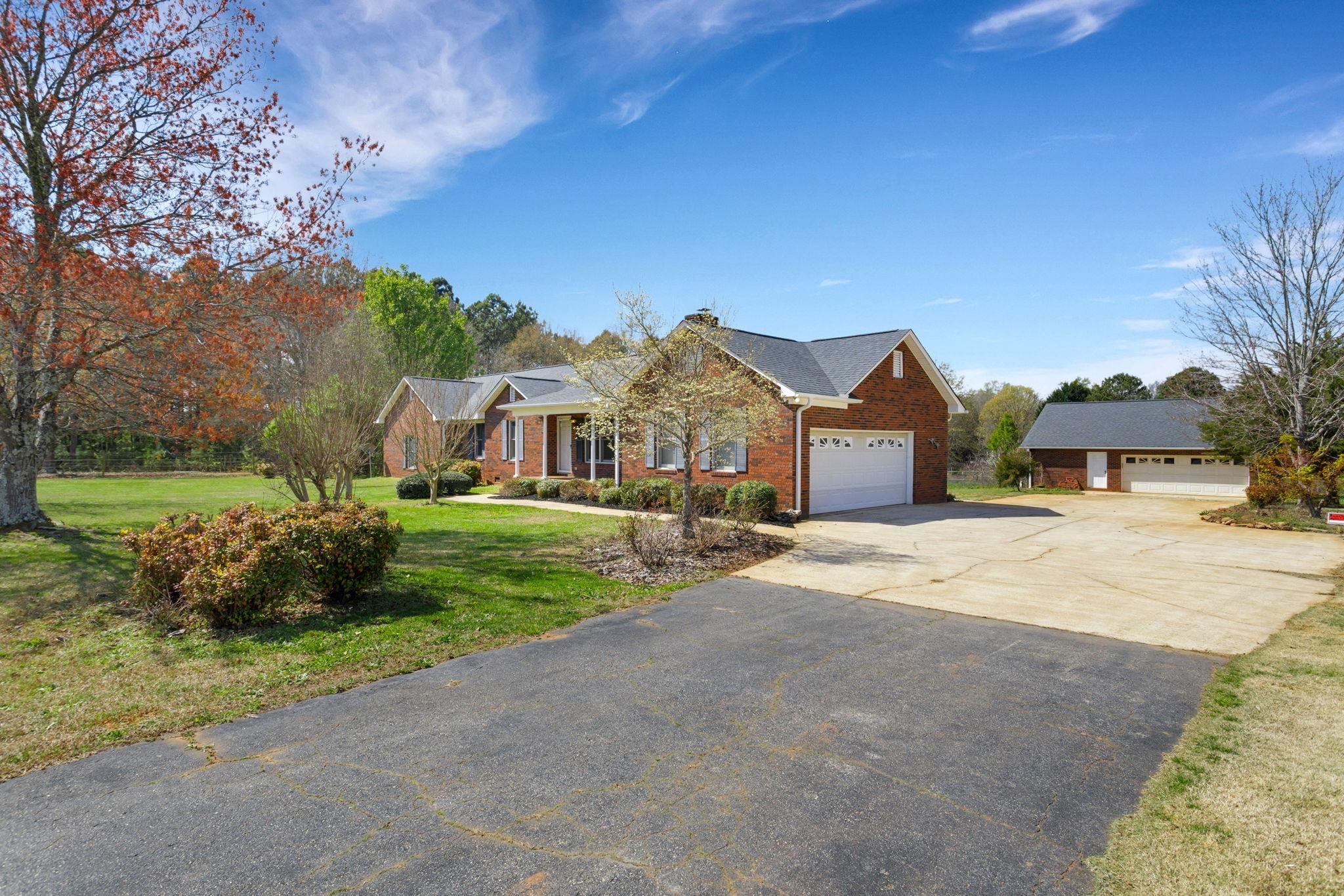 2070 Mt Lebanon Road Campobello, SC 29322 - Photo 4 of 35