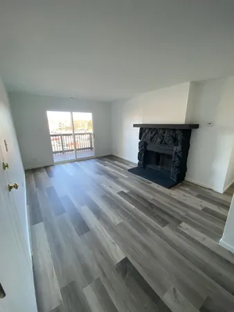 $1,800 | 1464 Stonebridge Circle, Unit 9E, Wheaton, IL 60189