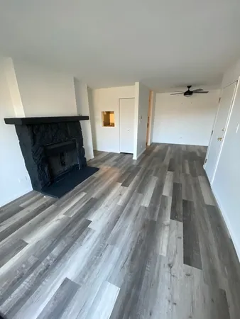 $1,800 | 1464 Stonebridge Circle, Unit 9E, Wheaton, IL 60189