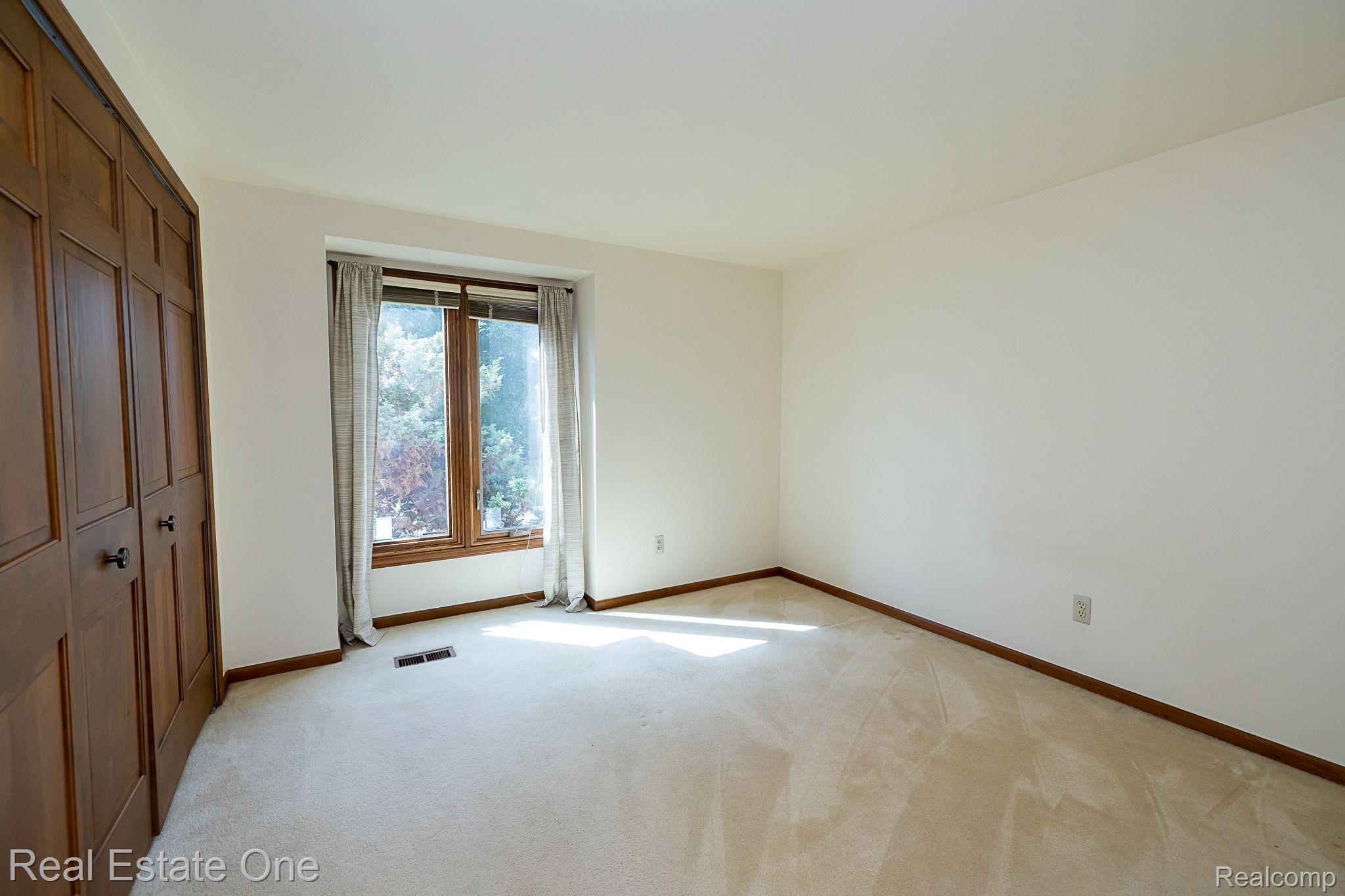 3193 Salem Drive Rochester, MI 48306 - Photo 45 of 47 Gallery Image 45