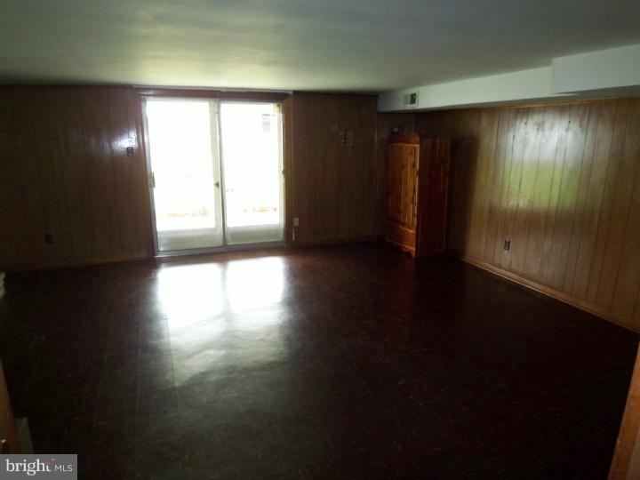3210 Rhett Road Philadelphia, PA 19154 - Photo 14 of 17 Family Room