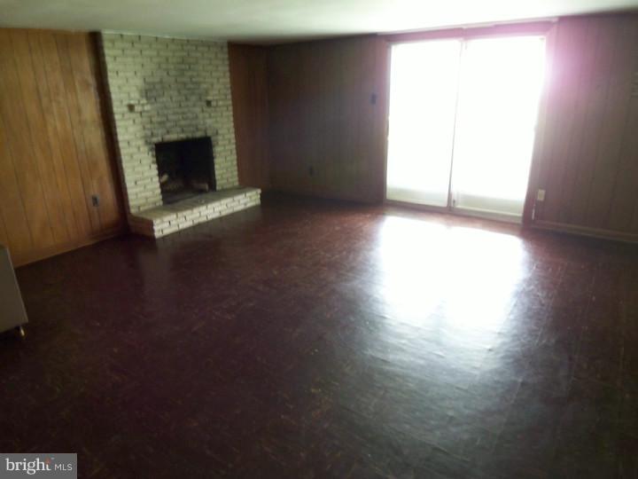 3210 Rhett Road Philadelphia, PA 19154 - Photo 15 of 17 Family Room