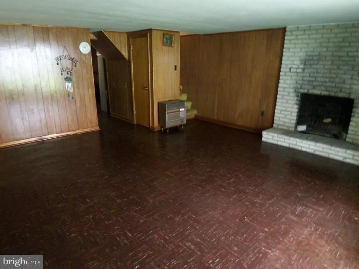 3210 Rhett Road Philadelphia, PA 19154 - Photo 16 of 17 Family Room