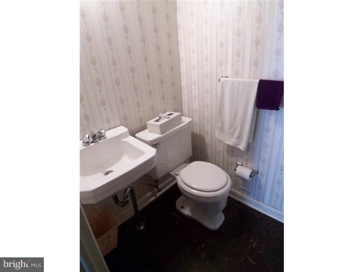 3210 Rhett Road Philadelphia, PA 19154 - Photo 17 of 17 Bathroom