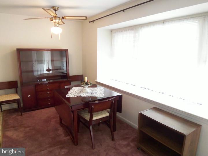 3210 Rhett Road Philadelphia, PA 19154 - Photo 7 of 17 Living Room